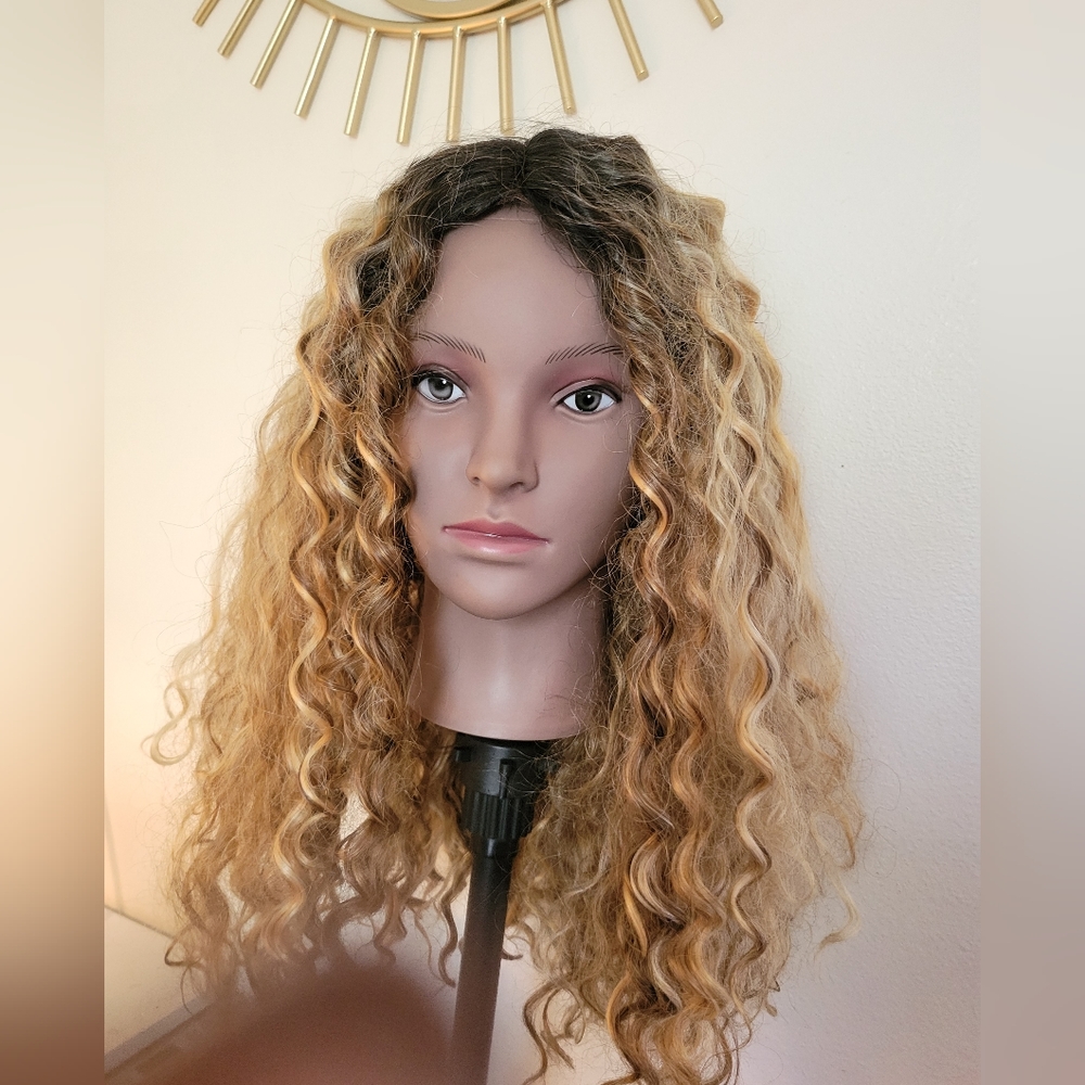 Curly wig blond highlights